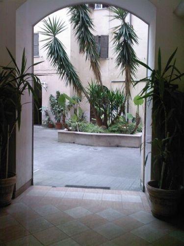 Roma Prince Inn Accommodation Ngoại thất bức ảnh